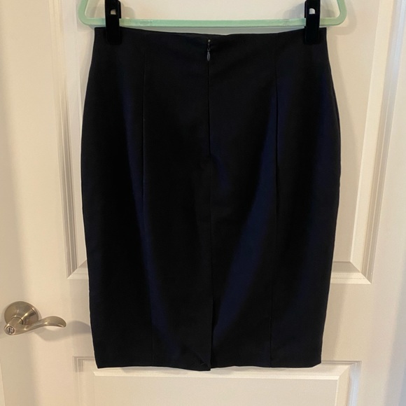 Black pencil skirt - Picture 2 of 2